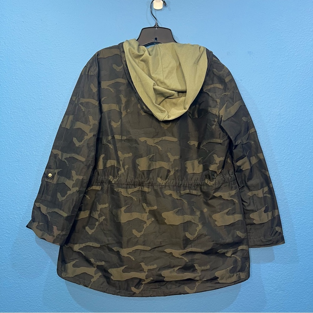 Chico's Zenergy Green Anorak Camo Embossed Full Zip Jacket With Hood Size 8/10 - Picture 2 of 16